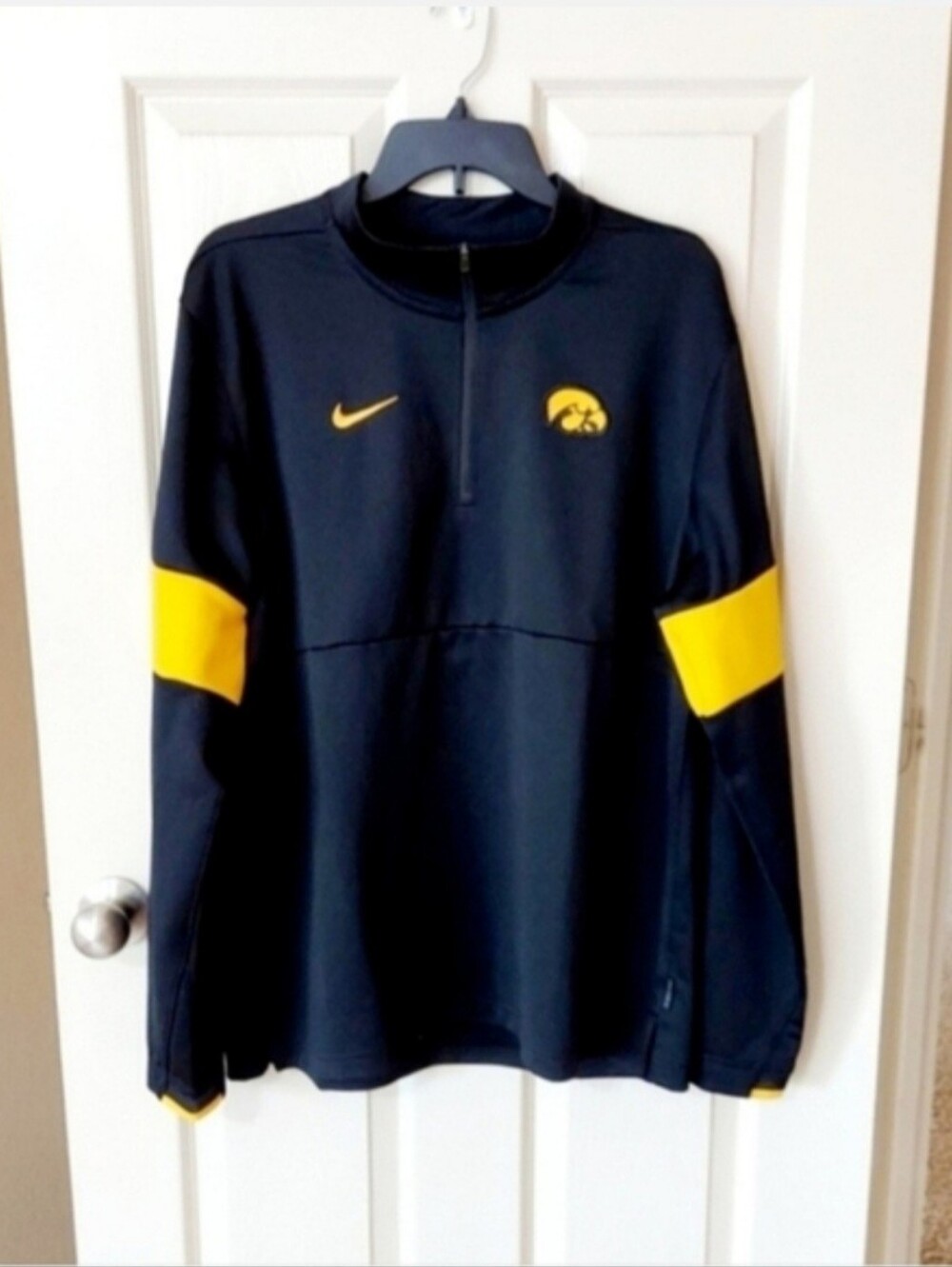 Nike Men's Therma Lowa Hawkeyes On Filed 1/4 Zip Pullover SZ L